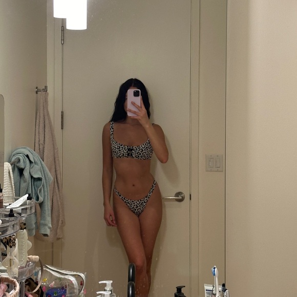 Blue Life Scrunched Skimpy Snow Leopard Set M top S Bottom - Picture 2 of 3